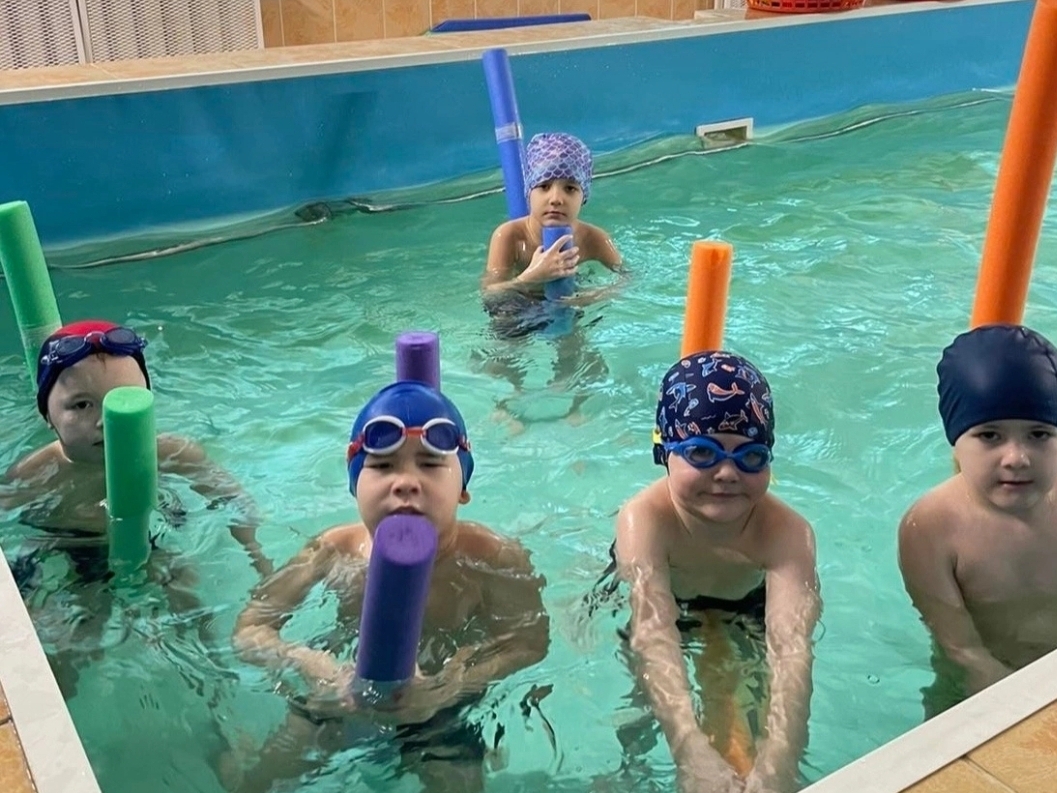 Бассейн плавательный